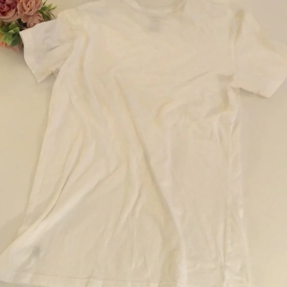 Polo Ralph Lauren Basic White T Shirt Polo T Shirt Large Logo along bottom